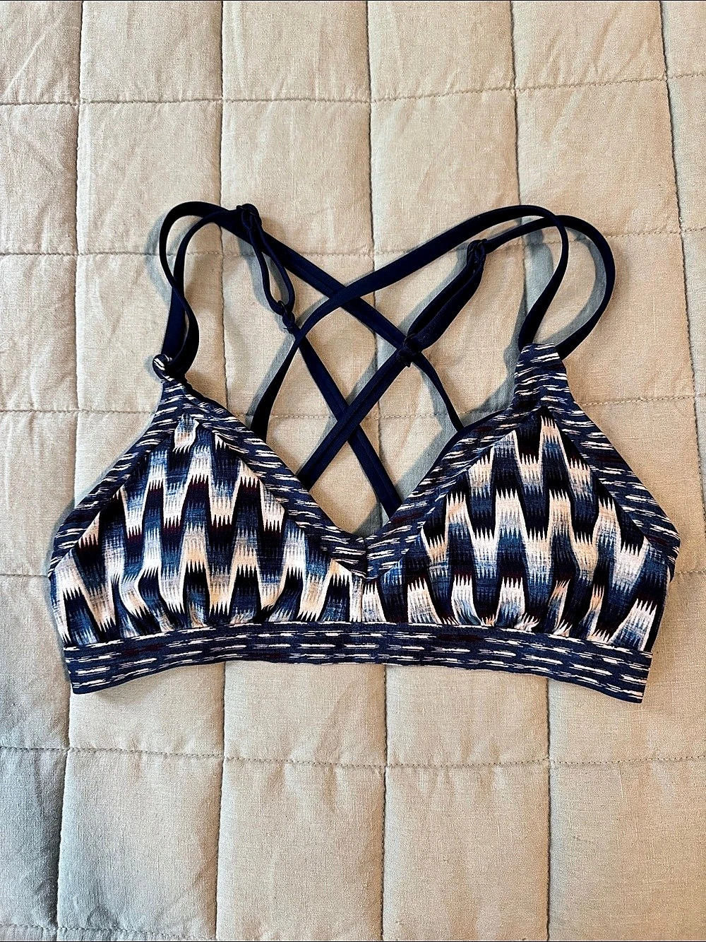 Title Nine Geometric Bikini Top in Blue & White Size Small
